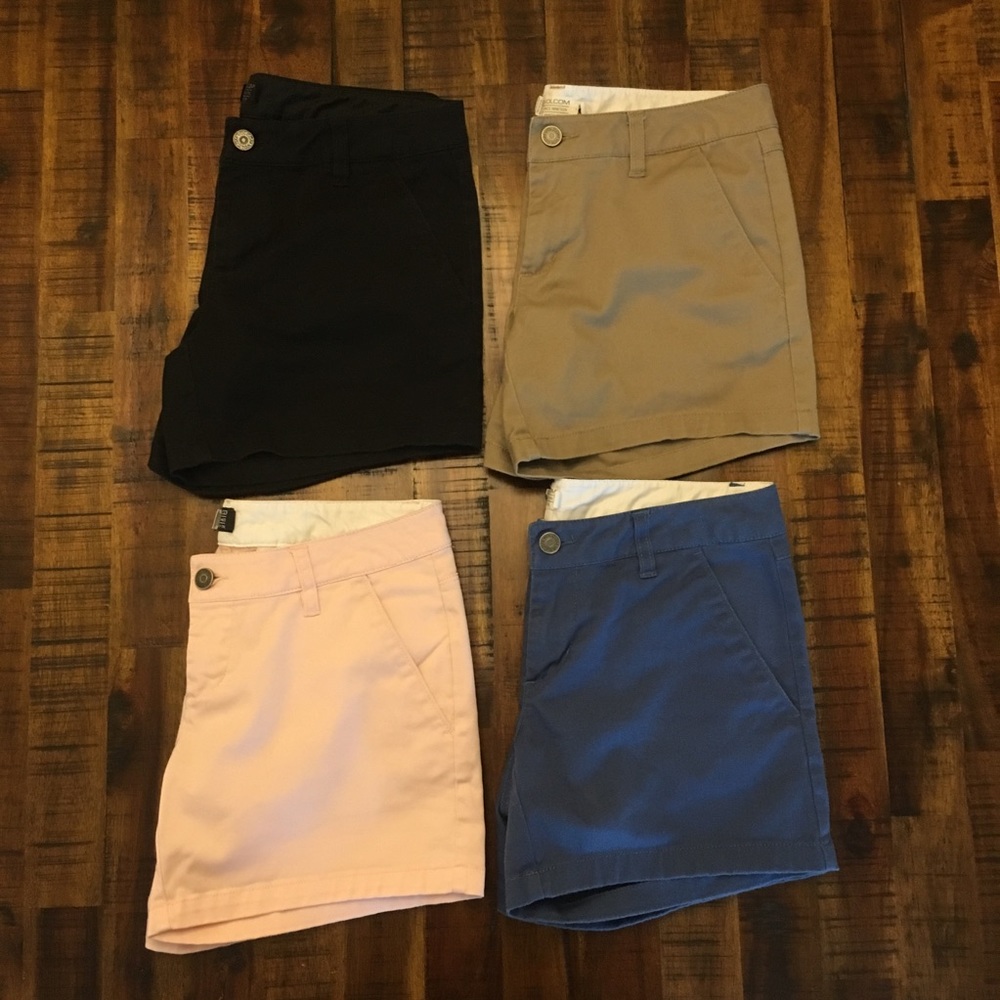 ✨Volcom✨ Frochickie Midi - Size 1